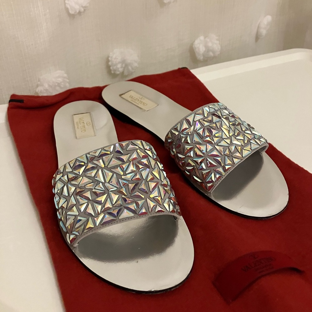 Authentic Valentino Slides - Picture 3 of 10
